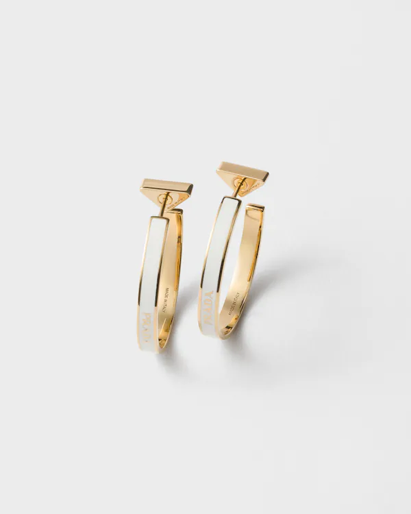 Aretes de metal