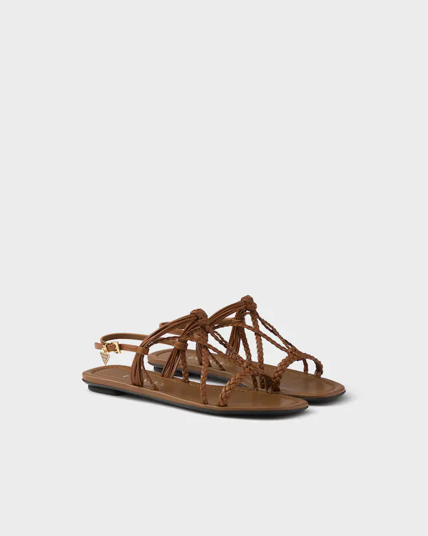 Sandalias planas de cuero
