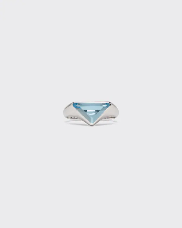 Anillo con logotipo de topacio azul suizo