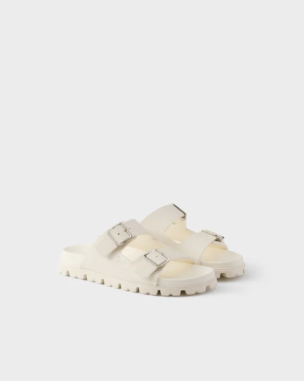 Chinelas de goma