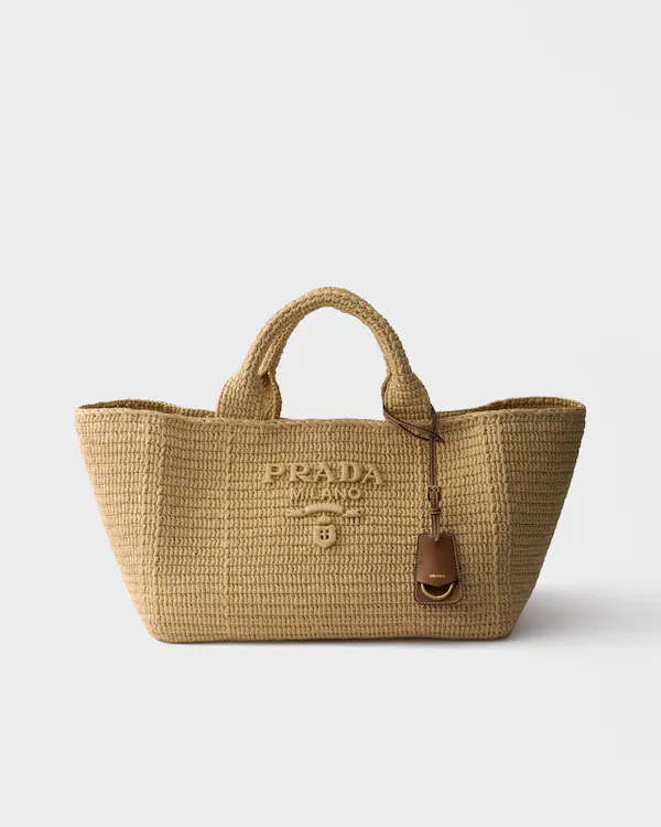 Bolso bandolera grande de ganchillo con detalles de cuero