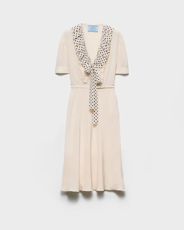 Vestido bordado de marocain