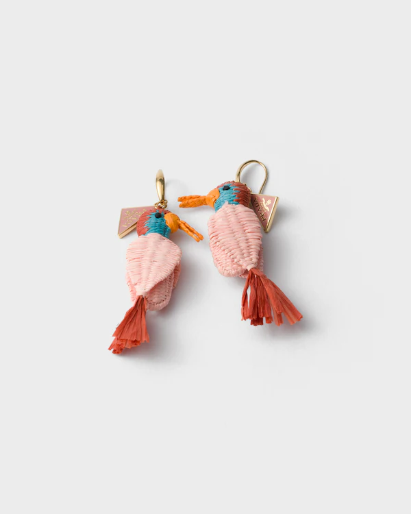 Aretes de metal y ganchillo