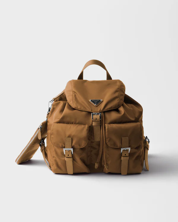 Mochila Re-Nylon mediana con bolsillo