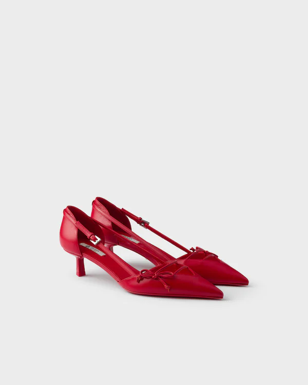 Zapatillas de cuero con lado abierto