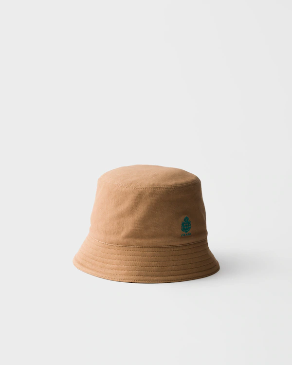 Sombrero de piqué antiguo