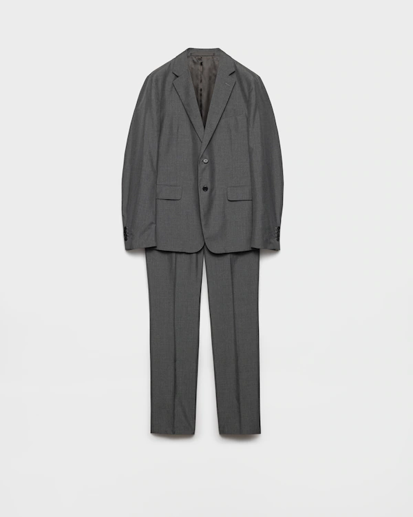Traje de seda de un solo botón