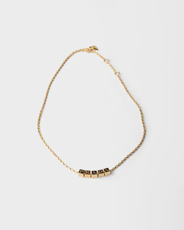 Collar de metal