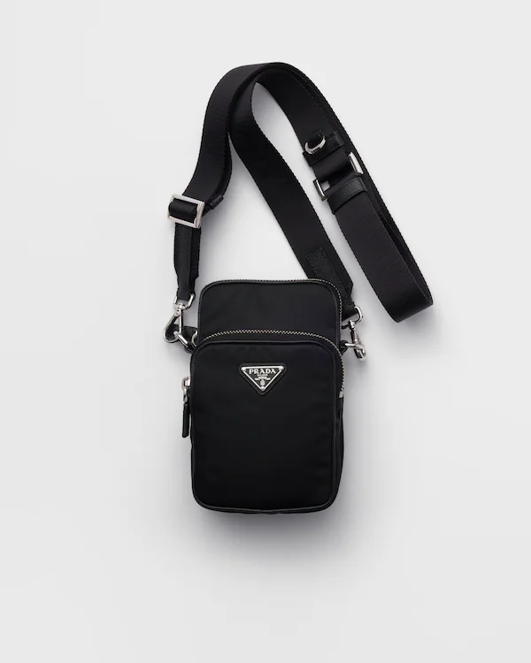 Funda para teléfono móvil de Re-Nylon y cuero Saffiano