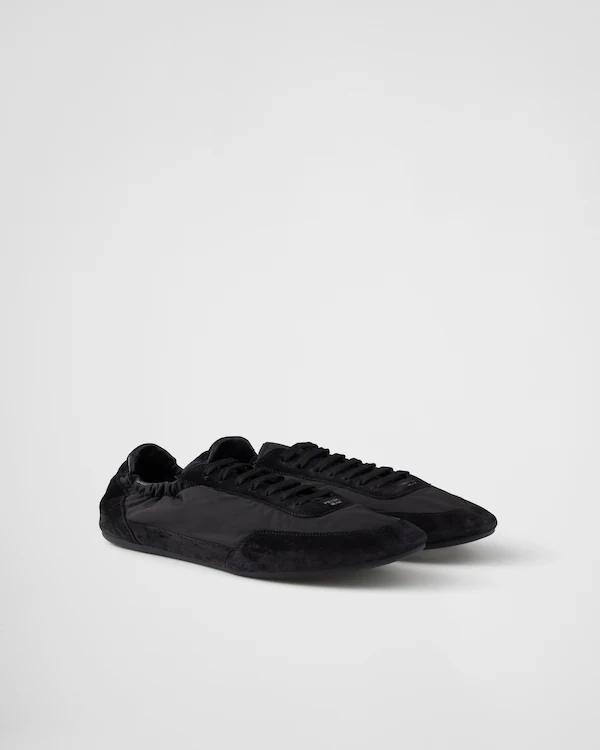 Zapatillas de Re-Nylon y ante plegables