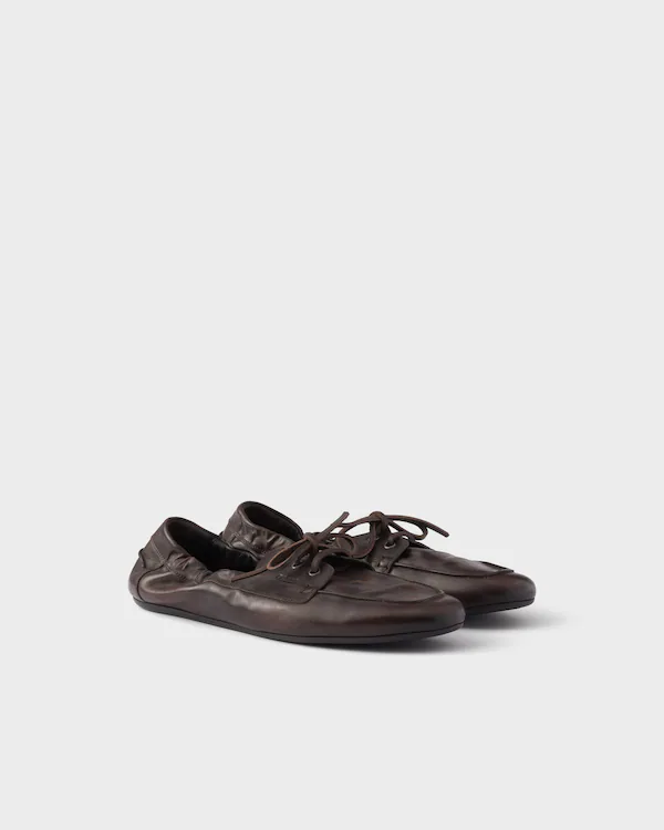 Zapatos de cuero envejecido con cordones